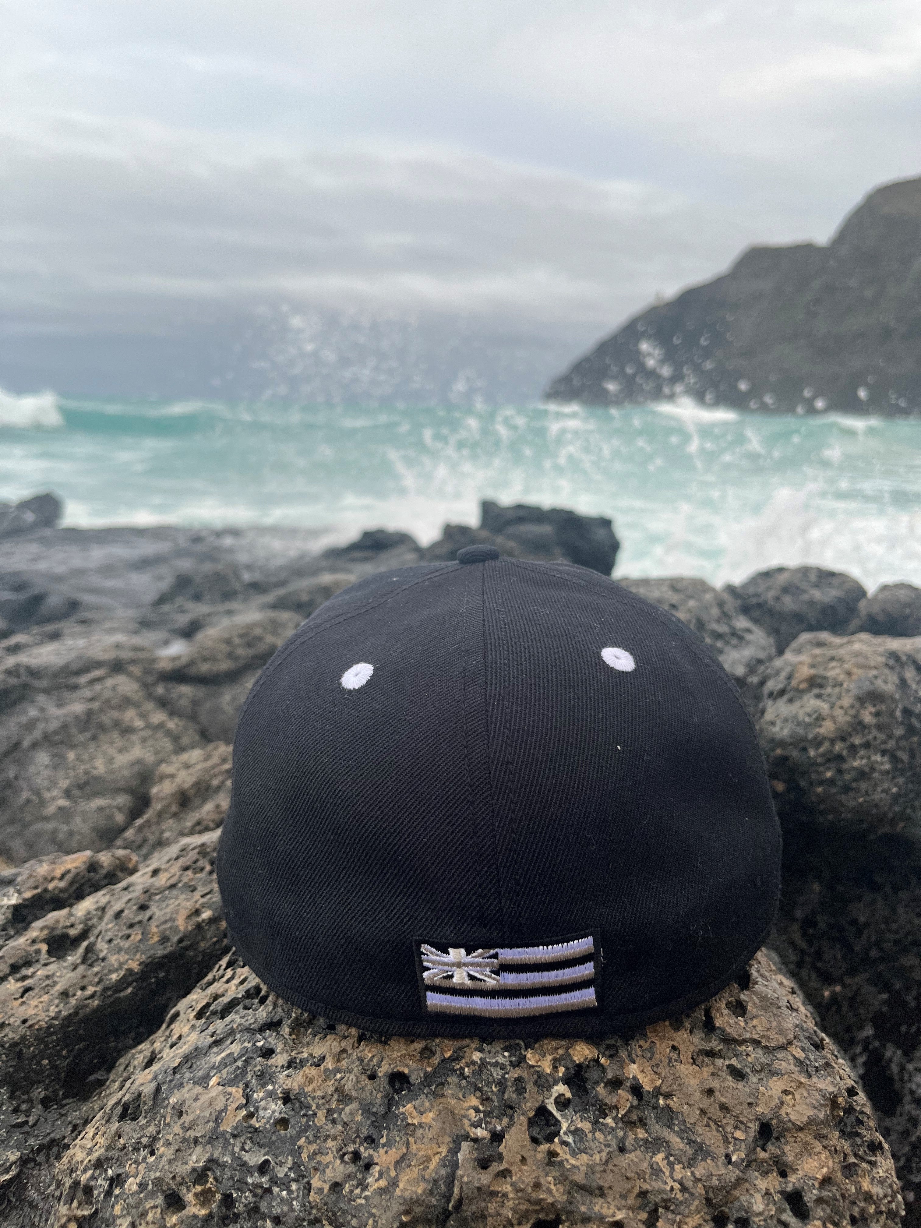 The Logo Fitted Hat - Black/White